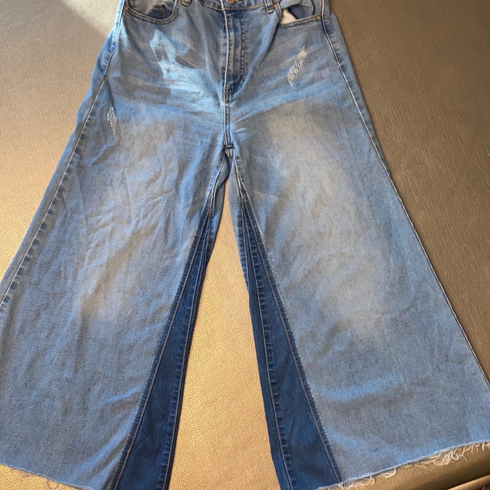 Uniq by Litz Authentic Denim 29 wide leg cropped Retro bell bottom